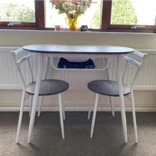 Small kitchen table chairs - 2,